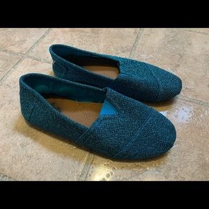 Dawgs sparkly blue shoes